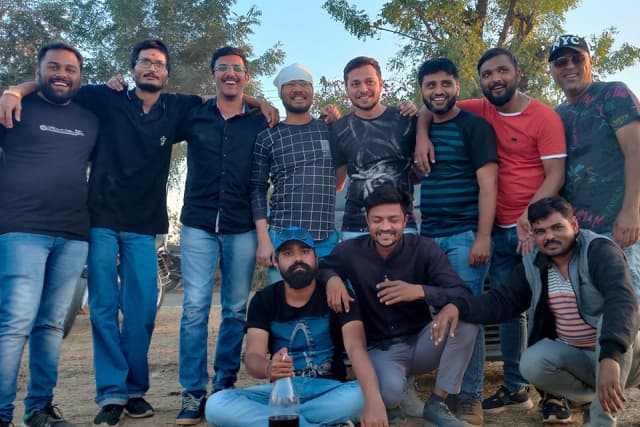 /var/www/html/rayvat_com/assets/images/cricket/27