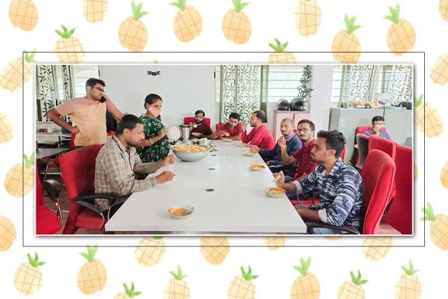 /var/www/html/rayvat_com/assets/images/fruit-day/Pineapple_Day/3